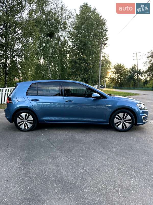 Хетчбек Volkswagen e-Golf 2014 в Житомирі