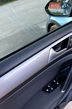 Хэтчбек Volkswagen e-Golf 2014 в Житомире