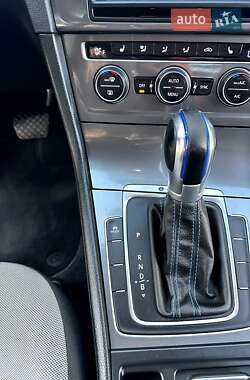 Хэтчбек Volkswagen e-Golf 2014 в Житомире