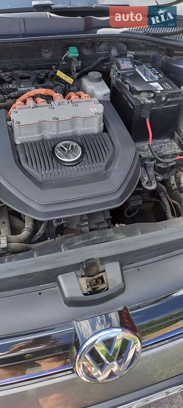 Хэтчбек Volkswagen e-Golf 2015 в Луцке фото 15 Хэтчбек Volkswagen e-Golf 2015 в Луцке