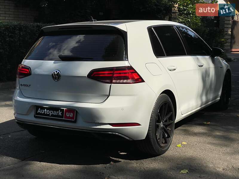 Хетчбек Volkswagen e-Golf 2017 в Києві
