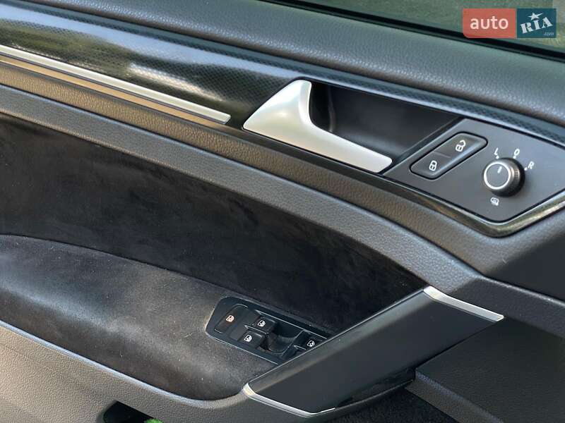 Хетчбек Volkswagen e-Golf 2017 в Києві