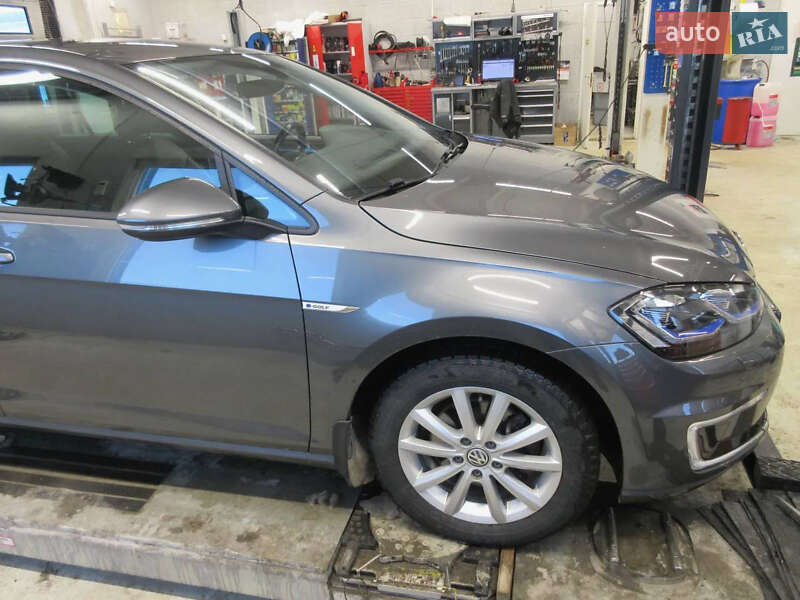 Хетчбек Volkswagen e-Golf 2018 в Кривому Розі