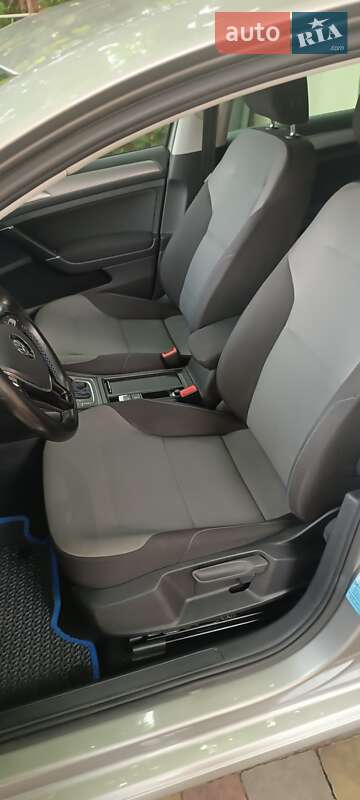 Хетчбек Volkswagen e-Golf 2014 в Львові