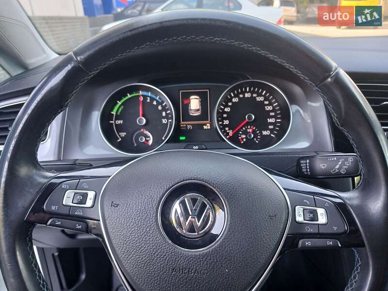 Хэтчбек Volkswagen e-Golf 2014 в Харькове