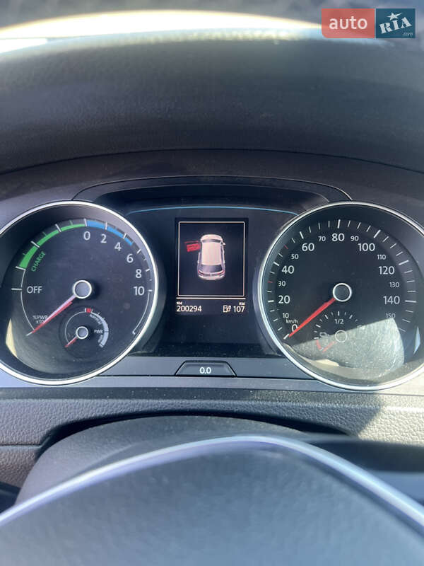 Хетчбек Volkswagen e-Golf 2015 в Рівному