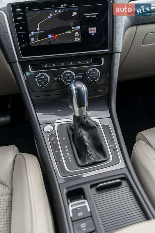 Хэтчбек Volkswagen e-Golf 2018 в Львове фото 14 Хэтчбек Volkswagen e-Golf 2018 в Львове