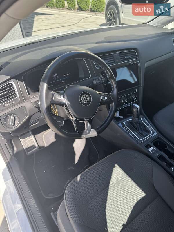 Хэтчбек Volkswagen e-Golf 2020 в Черновцах фото 2 Хэтчбек Volkswagen e-Golf 2020 в Черновцах
