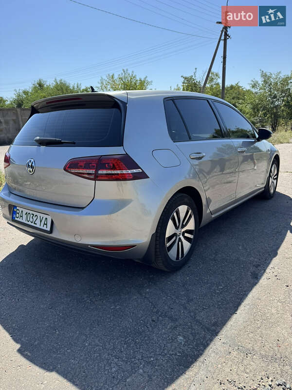 Хетчбек Volkswagen e-Golf 2015 в Кропивницькому
