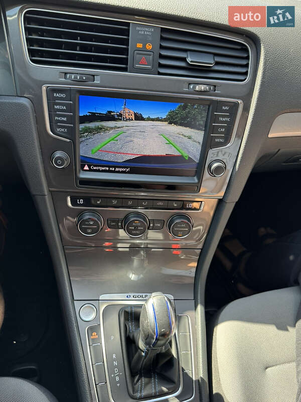 Хетчбек Volkswagen e-Golf 2015 в Кропивницькому