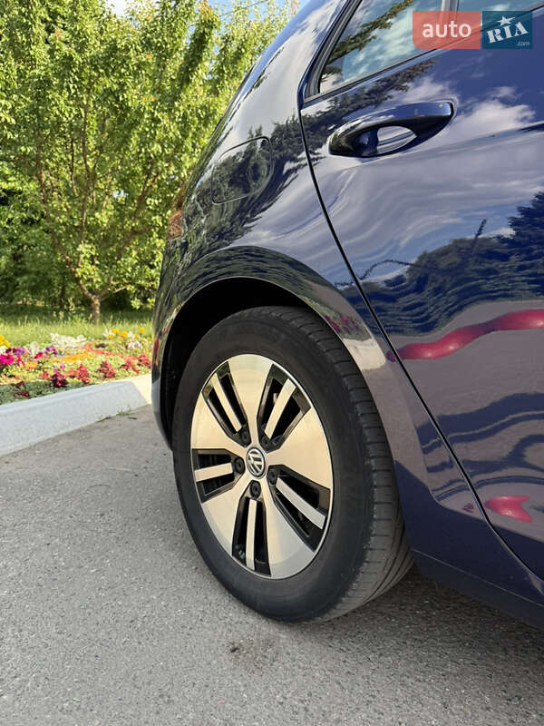 Хэтчбек Volkswagen e-Golf 2018 в Чугуеве
