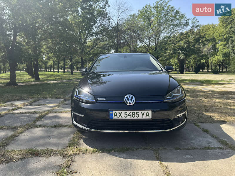 Хетчбек Volkswagen e-Golf 2015 в Харкові фото 15 Хетчбек Volkswagen e-Golf 2015 в Харкові