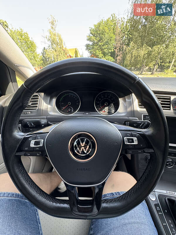 Хетчбек Volkswagen e-Golf 2015 в Харкові фото 20 Хетчбек Volkswagen e-Golf 2015 в Харкові