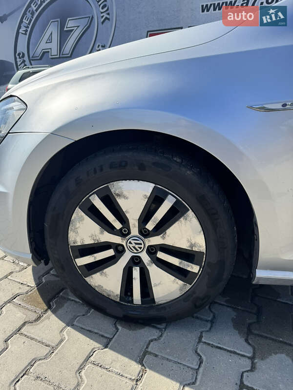 Хетчбек Volkswagen e-Golf 2014 в Хмельницькому