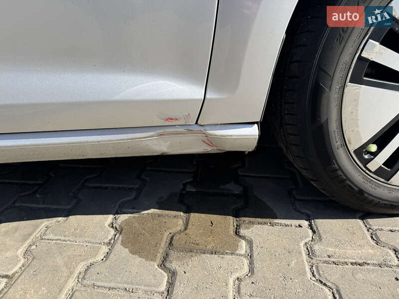 Хетчбек Volkswagen e-Golf 2014 в Хмельницькому