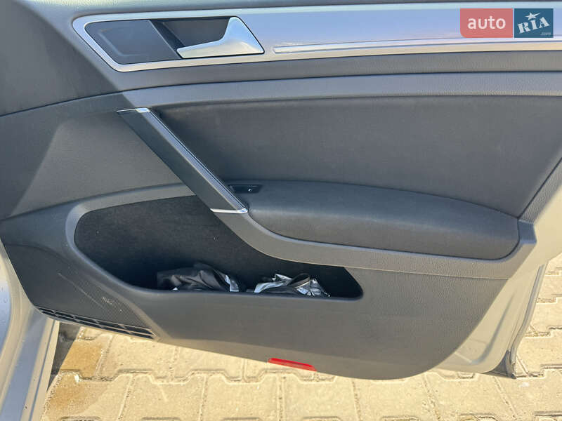 Хетчбек Volkswagen e-Golf 2014 в Хмельницькому