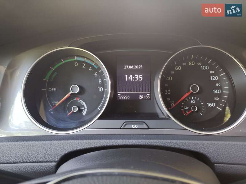 Хетчбек Volkswagen e-Golf 2015 в Запоріжжі