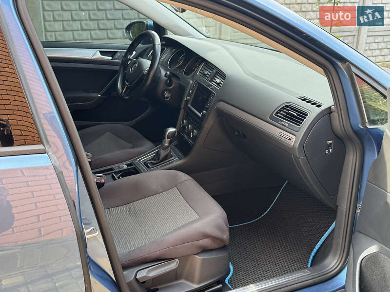 Хетчбек Volkswagen e-Golf 2014 в Вінниці