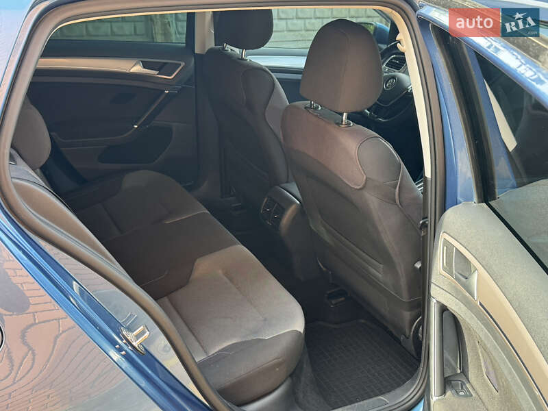 Хетчбек Volkswagen e-Golf 2014 в Вінниці