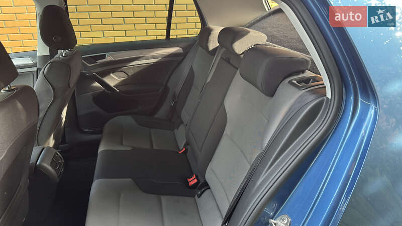 Хетчбек Volkswagen e-Golf 2014 в Вінниці