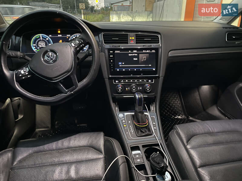 Хетчбек Volkswagen e-Golf 2018 в Ірпені