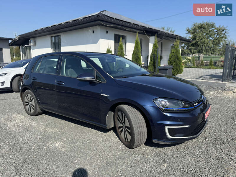 Хетчбек Volkswagen e-Golf 2015 в Рівному