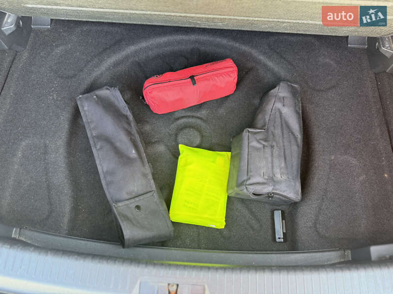 Хетчбек Volkswagen e-Golf 2015 в Рівному