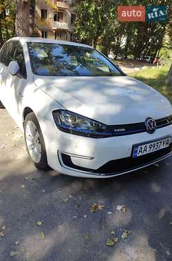 Хетчбек Volkswagen e-Golf 2015 в Києві