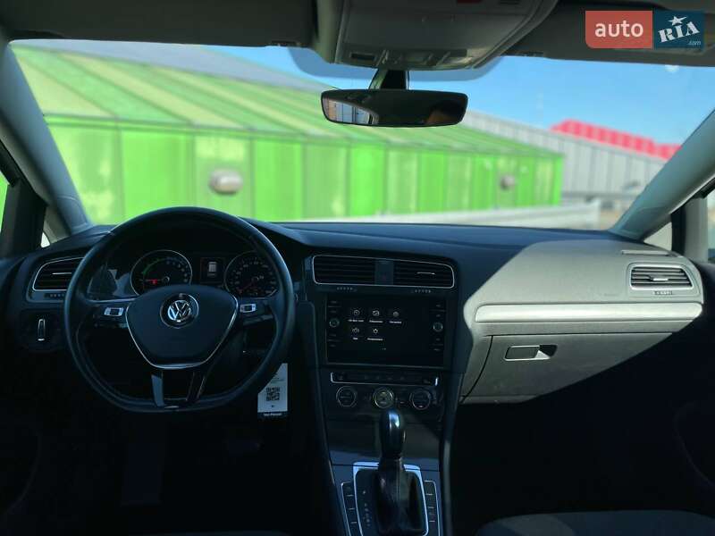 Хетчбек Volkswagen e-Golf 2020 в Києві