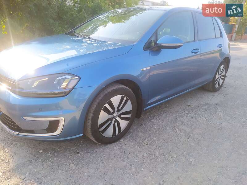 Хетчбек Volkswagen e-Golf 2014 в Івано-Франківську