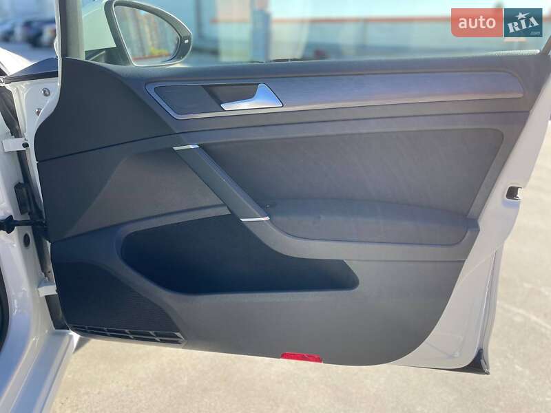 Хетчбек Volkswagen e-Golf 2020 в Києві