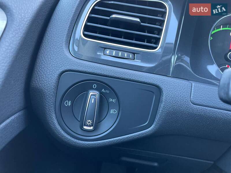 Хетчбек Volkswagen e-Golf 2020 в Києві