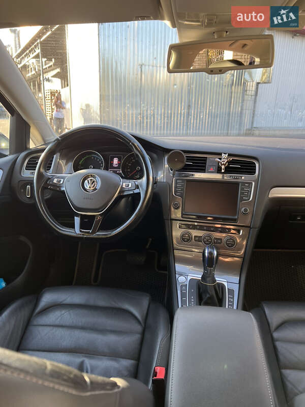 Хэтчбек Volkswagen e-Golf 2014 в Виннице