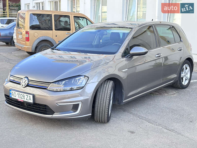 Volkswagen e-Golf 2015