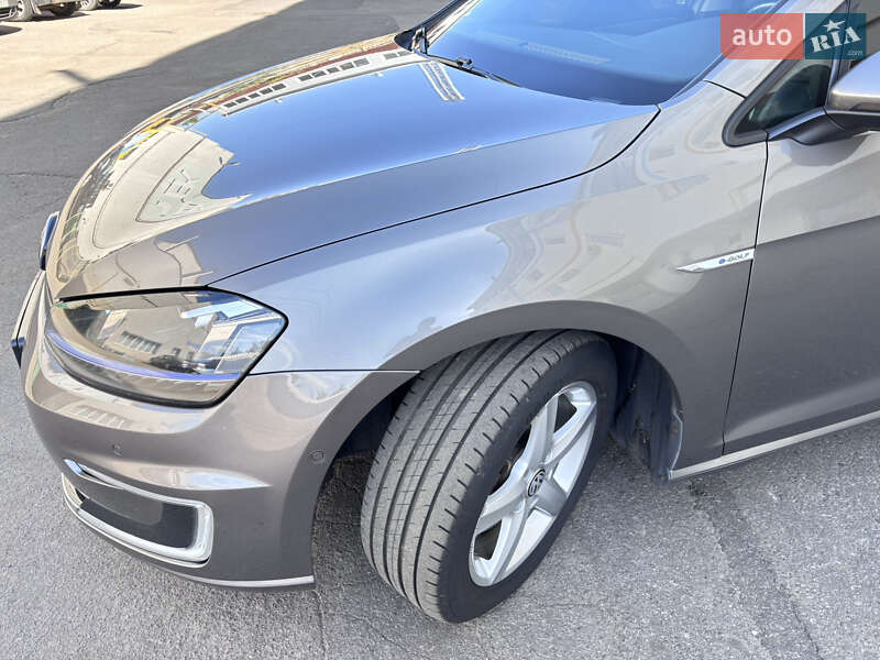 Хетчбек Volkswagen e-Golf 2015 в Вінниці