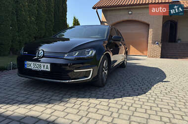 Хэтчбек Volkswagen e-Golf 2016 в Ровно