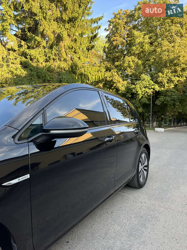 Хетчбек Volkswagen e-Golf 2014 в Краснограді