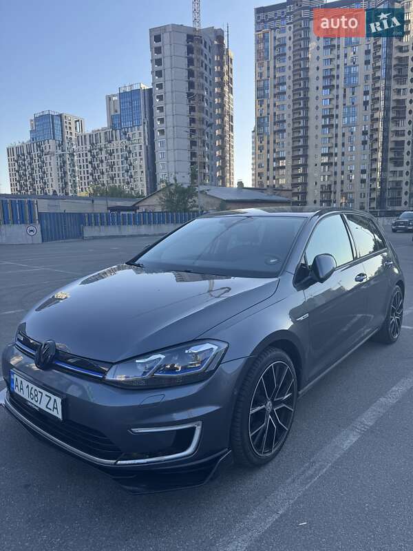 Хетчбек Volkswagen e-Golf 2018 в Києві фото Хетчбек Volkswagen e-Golf 2018 в Києві