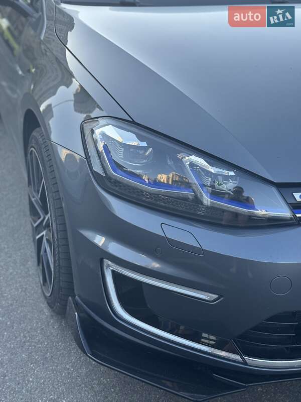 Хетчбек Volkswagen e-Golf 2018 в Києві фото 20 Хетчбек Volkswagen e-Golf 2018 в Києві