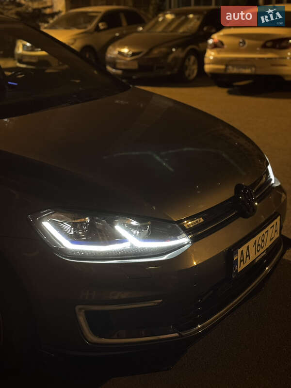 Хетчбек Volkswagen e-Golf 2018 в Києві фото 24 Хетчбек Volkswagen e-Golf 2018 в Києві