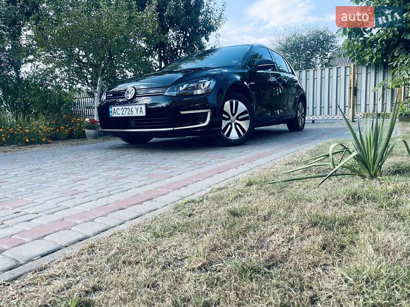 Хэтчбек Volkswagen e-Golf 2014 в Любомле фото Хэтчбек Volkswagen e-Golf 2014 в Любомле