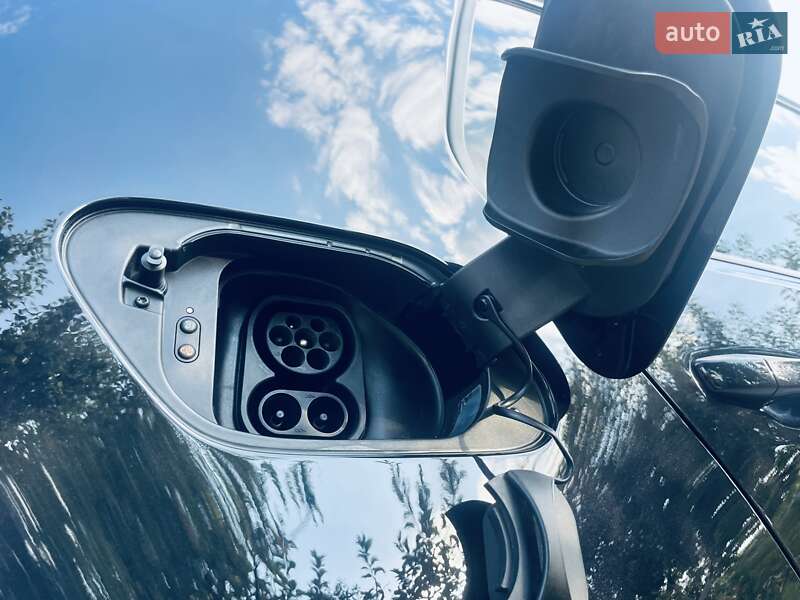 Хэтчбек Volkswagen e-Golf 2014 в Любомле фото 61 Хэтчбек Volkswagen e-Golf 2014 в Любомле