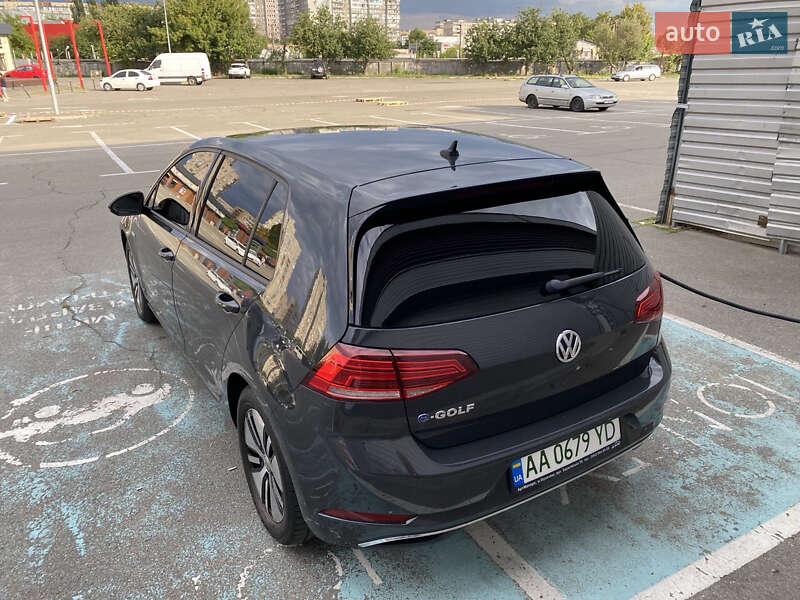 Хэтчбек Volkswagen e-Golf 2018 в Киеве