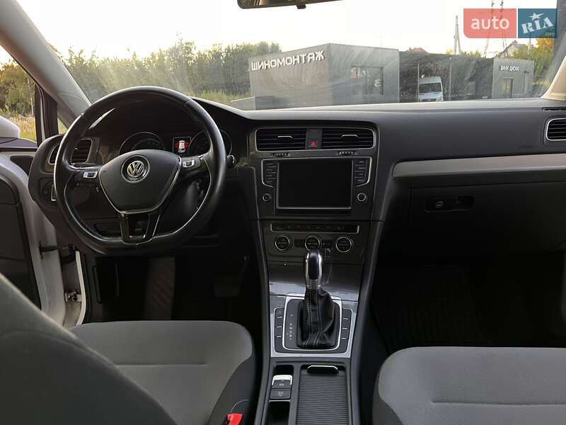 Хетчбек Volkswagen e-Golf 2014 в Львові