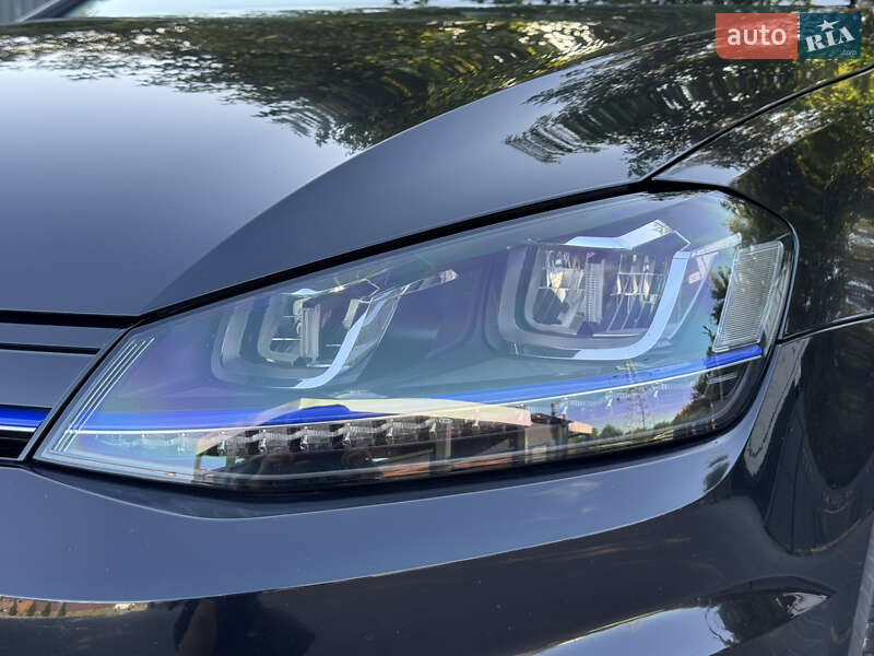 Хэтчбек Volkswagen e-Golf 2015 в Каменец-Подольском