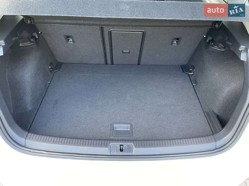 Хетчбек Volkswagen e-Golf 2020 в Павлограді