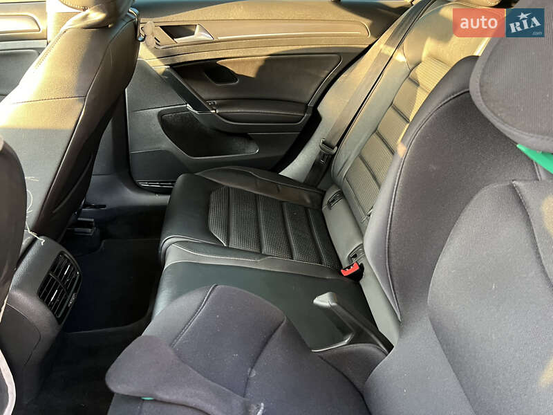 Хетчбек Volkswagen e-Golf 2019 в Львові