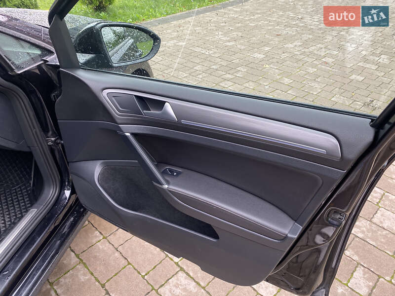 Хэтчбек Volkswagen e-Golf 2018 в Николаеве