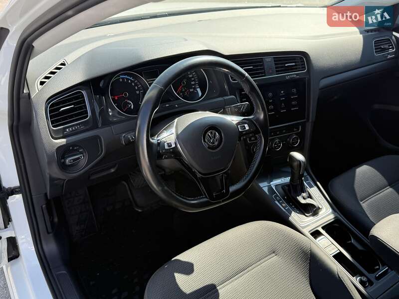 Хетчбек Volkswagen e-Golf 2019 в Києві