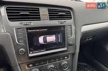 Хэтчбек Volkswagen e-Golf 2015 в 